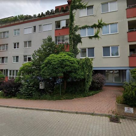 Alure Residences 2 & 24H Self Check-In, Parking In The Garage In The Apartment Building Included, New Building, Terrace, Green Location With A Forest Park With A Lake, Children'S Playground Besztercebánya Kültér fotó