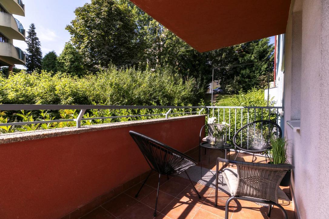 Alure Residences 2 & 24H Self Check-In, Parking In The Garage In The Apartment Building Included, New Building, Terrace, Green Location With A Forest Park With A Lake, Children'S Playground Besztercebánya Kültér fotó