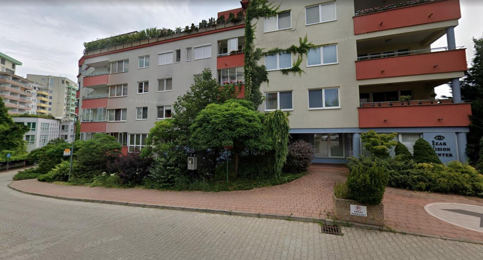 Alure Residences 2 & 24H Self Check-In, Parking In The Garage In The Apartment Building Included, New Building, Terrace, Green Location With A Forest Park With A Lake, Children'S Playground Besztercebánya Kültér fotó